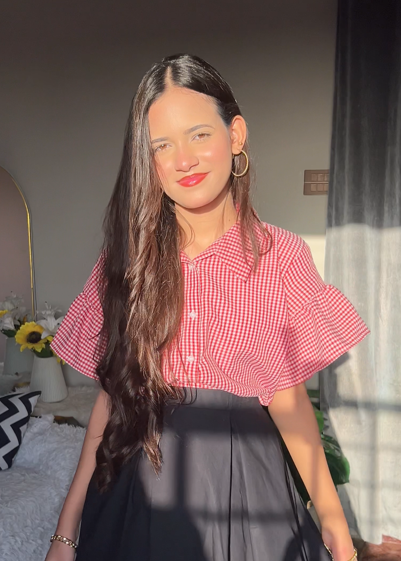 Strawberry Check Top ✨🍓
